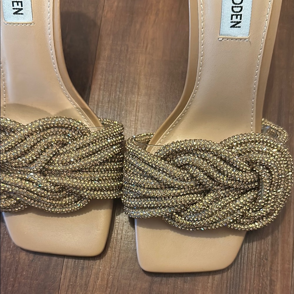Steve Madden Gold Beaded Knot Slide Heels - Picture 2 of 6